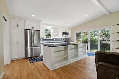 Home Remodel in Arlington Modernizes 75-Year-Old Home