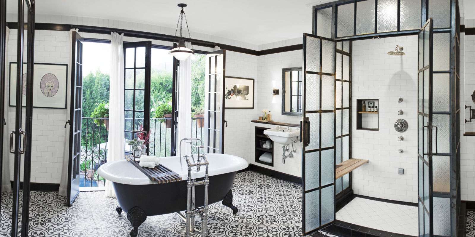 landscape-54bf40cf5e1b8-hbx-hacienda-style-bathroom-1013-s2